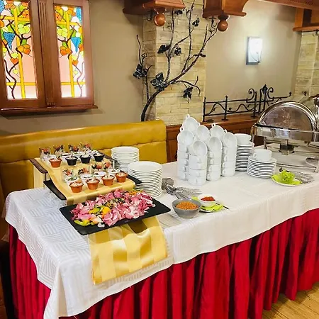 Villa Hotel 4* Debrecen